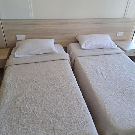Myriama Apartments アヤナパ エクステリア 写真