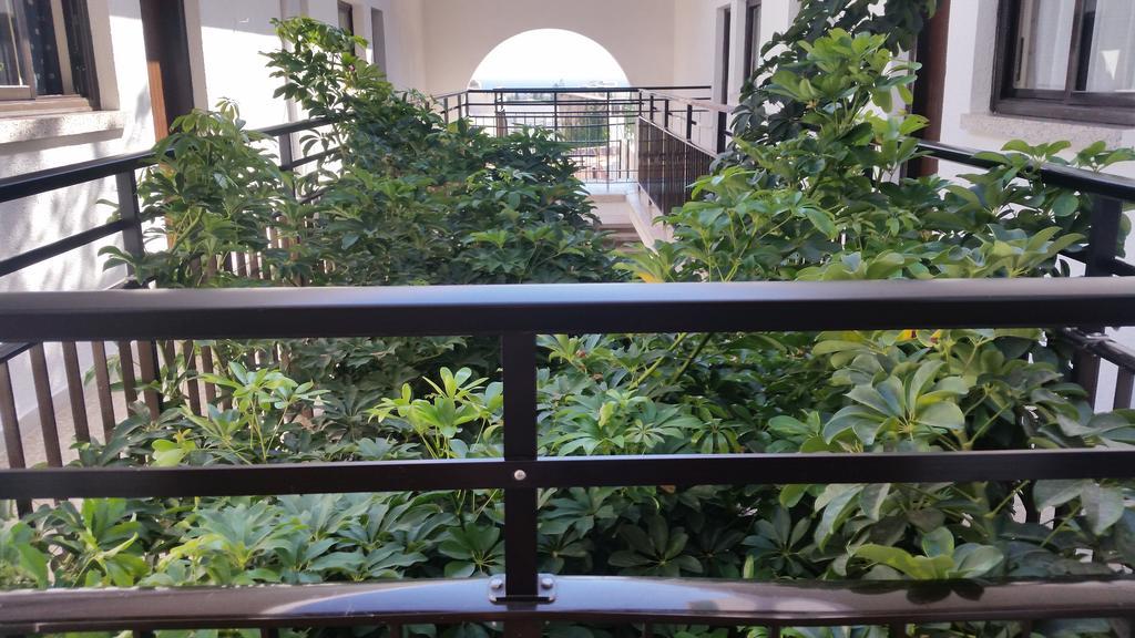 Myriama Apartments アヤナパ エクステリア 写真