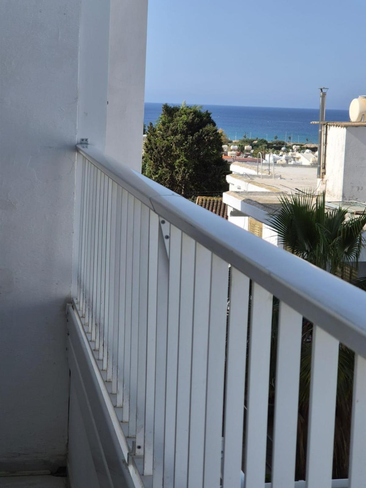Myriama Apartments アヤナパ エクステリア 写真