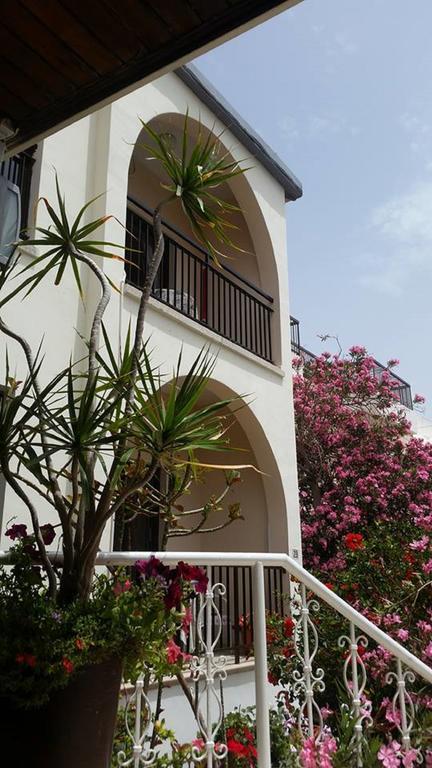 Myriama Apartments アヤナパ エクステリア 写真