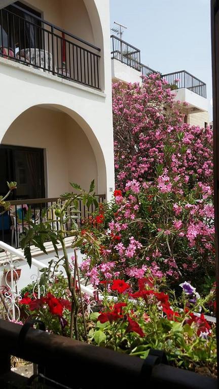 Myriama Apartments アヤナパ エクステリア 写真