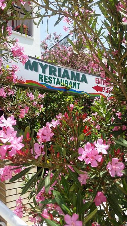 Myriama Apartments アヤナパ エクステリア 写真