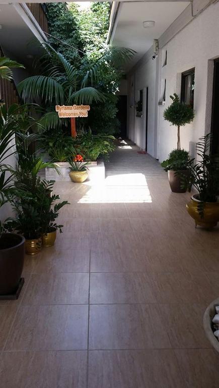 Myriama Apartments アヤナパ エクステリア 写真