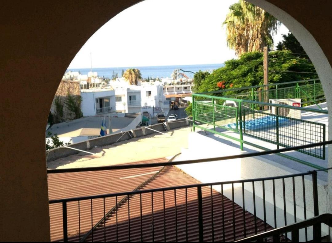 Myriama Apartments アヤナパ エクステリア 写真