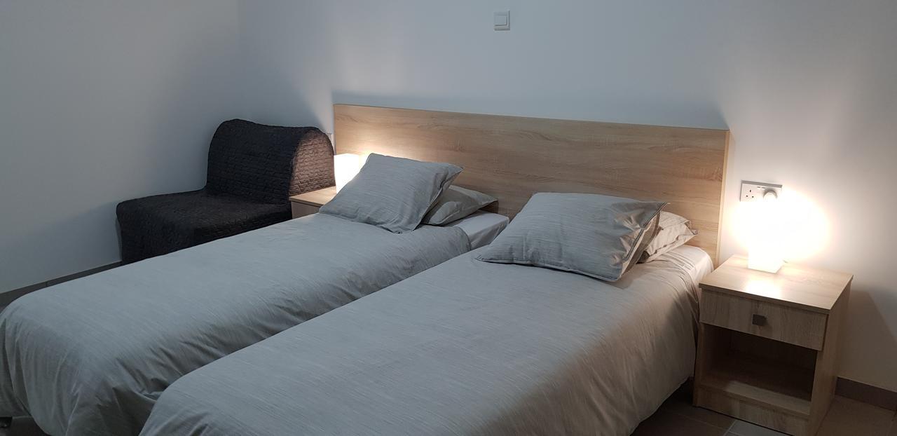 Myriama Apartments アヤナパ エクステリア 写真
