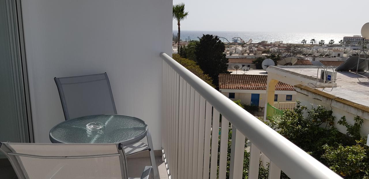 Myriama Apartments アヤナパ エクステリア 写真